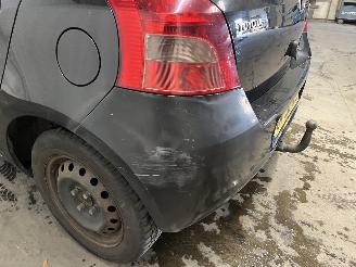 Toyota Yaris Yaris II (P9) Hatchback 1.3 16V VVT-i (2SZFE) [64kW]  (08-2005/11-2010=
) picture 11