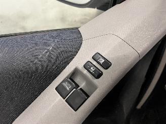 Toyota Yaris Yaris II (P9) Hatchback 1.3 16V VVT-i (2SZFE) [64kW]  (08-2005/11-2010=
) picture 14