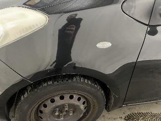 Toyota Yaris Yaris II (P9) Hatchback 1.3 16V VVT-i (2SZFE) [64kW]  (08-2005/11-2010=
) picture 12