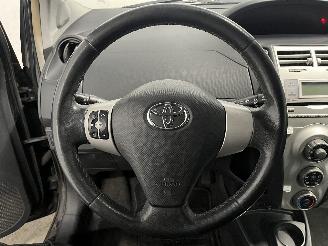 Toyota Yaris Yaris II (P9) Hatchback 1.3 16V VVT-i (2SZFE) [64kW]  (08-2005/11-2010=
) picture 15