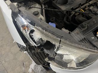 Hyundai Ix35 iX35 (LM) SUV 2.0 16V (G4KD) [120kW]  (01-2010/08-2013) picture 9