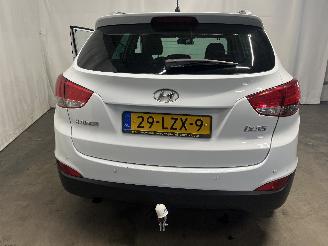 Hyundai Ix35 iX35 (LM) SUV 2.0 16V (G4KD) [120kW]  (01-2010/08-2013) picture 24