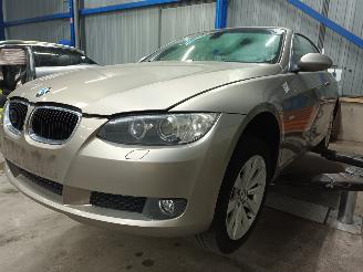Dezmembrări autoturisme BMW 3-serie 3 serie (E93) Cabrio 320i 16V (N43-B20A) [125kW]  (03-2007/10-2013) 2007/5