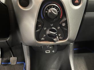Toyota Aygo Aygo (B40) Hatchback 1.0 12V VVT-i (1KR-FE) [51kW]  (05-2014/06-2018) picture 23