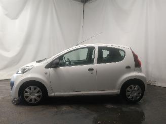 Peugeot 107 107 Hatchback 1.0 12V (384F(1KR)) [50kW]  (06-2005/05-2014) picture 4