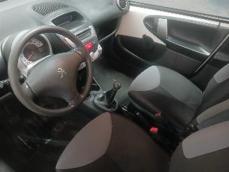 Peugeot 107 107 Hatchback 1.0 12V (384F(1KR)) [50kW]  (06-2005/05-2014) picture 12