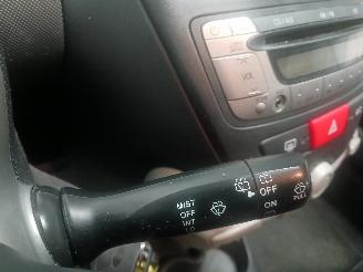 Peugeot 107 107 Hatchback 1.0 12V (384F(1KR)) [50kW]  (06-2005/05-2014) picture 14