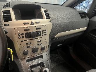 Opel Zafira Zafira (M75) MPV 1.6 16V (Z16XER(Euro 4)) [85kW]  (01-2008/04-2015) picture 22
