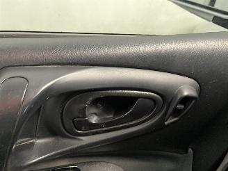 Mitsubishi Space-star Space Star (DG) MPV 1.6 16V (4G18) [72kW]  (01-2001/12-2004) picture 14