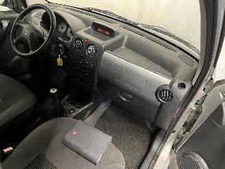 Citroën Berlingo Berlingo Cinqspace, Multispace MPV 1.6 16V (TU5JP4(NFU)) [80kW]  (10-2=
000/12-2011) picture 8