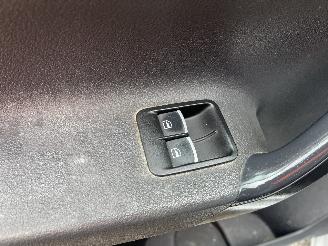 Volkswagen Caddy Caddy III (2KA,2KH,2CA,2CH) Van 1.6 TDI 16V (CAYE) [55kW]  (08-2010/05=
-2015) picture 12