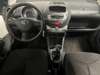 Toyota Aygo Aygo (B10) Hatchback 1.0 12V VVT-i (1KR-FE) [50kW]  (07-2005/05-2014) picture 17