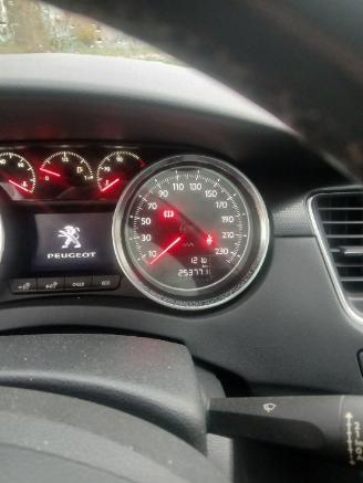 Peugeot 508 508 SW (8E/8U) Combi 1.6 THP 16V (EP6CDT(5FV)) [115kW]  (11-2010/12-20=
18) picture 2