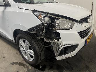 Hyundai Ix35 iX35 (LM) SUV 2.0 16V (G4KD) [120kW]  (01-2010/08-2013) picture 8