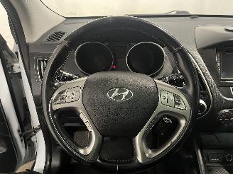 Hyundai Ix35 iX35 (LM) SUV 2.0 16V (G4KD) [120kW]  (01-2010/08-2013) picture 17