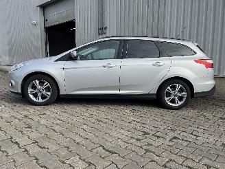 Ford Focus Focus 3 Wagon Combi 1.0 Ti-VCT EcoBoost 12V 125 (M1DA(Euro 5)) [92kW] =
 (02-2012/05-2018) picture 4