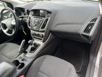 Ford Focus Focus 3 Wagon Combi 1.0 Ti-VCT EcoBoost 12V 125 (M1DA(Euro 5)) [92kW] =
 (02-2012/05-2018) picture 8