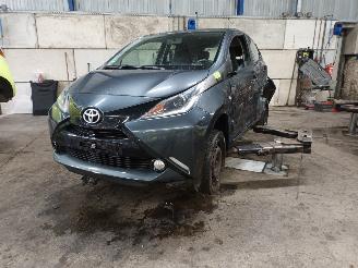 Dezmembrări autoturisme Toyota Aygo Aygo (B40) Hatchback 1.0 12V VVT-i (1KR-FE) [51kW]  (05-2014/06-2018) 2015/12