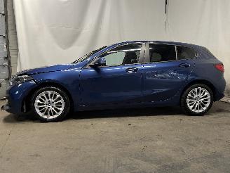 BMW 1-serie 1 serie (F40) Hatchback 120i 2.0 TwinPower 16V (B48-A20F) [131kW]  (11=
-2020/...) picture 4