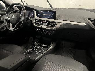 BMW 1-serie 1 serie (F40) Hatchback 120i 2.0 TwinPower 16V (B48-A20F) [131kW]  (11=
-2020/...) picture 22
