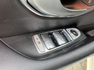 Mercedes E-klasse E (W213) Sedan E-200 2.0 Turbo 16V (M274.920) [135kW]  (01-2016/05-201=
9) picture 19