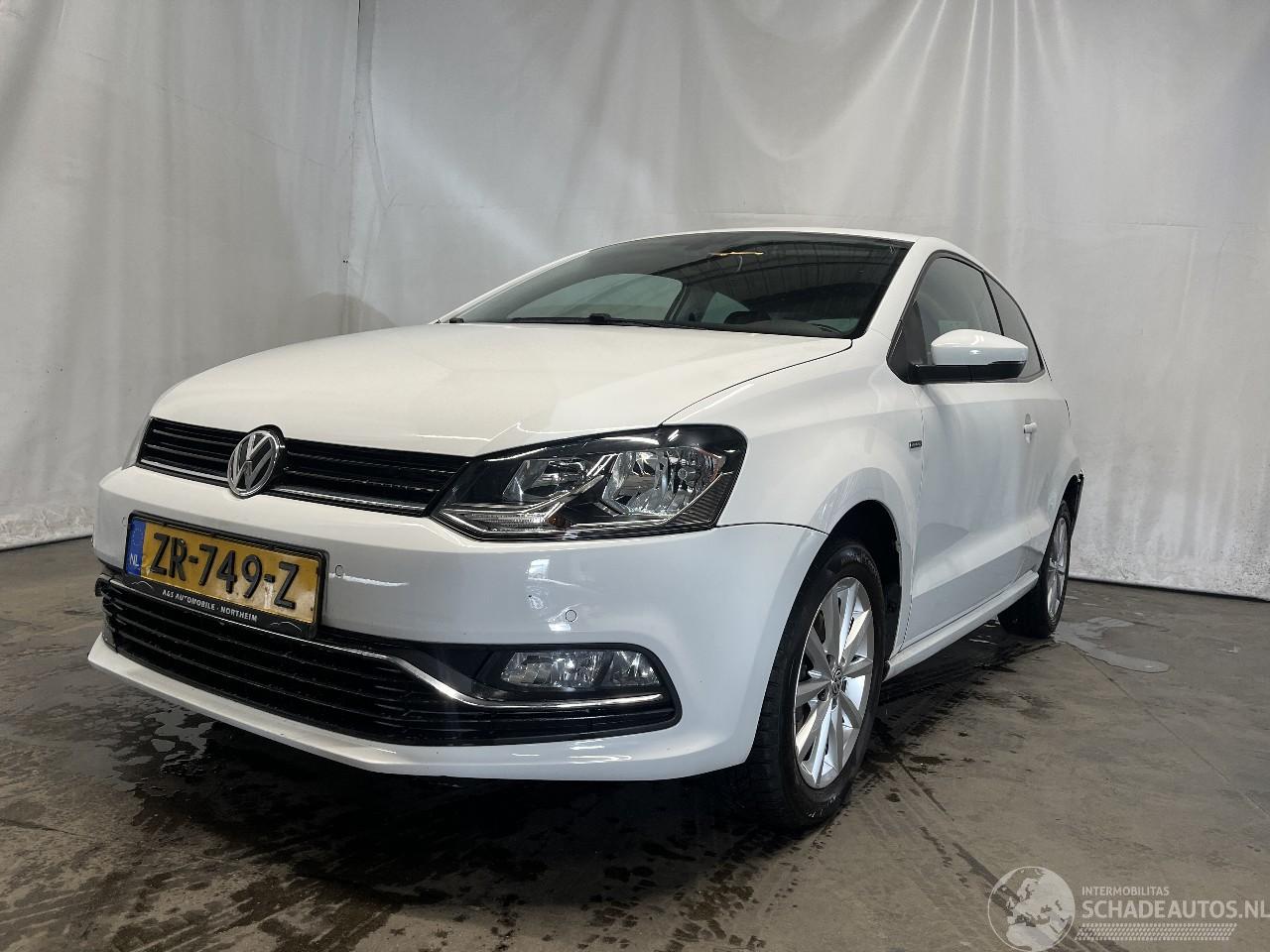 Volkswagen Polo Polo V (6R) Hatchback 1.0 12V BlueMotion Technology (CHYA) [44kW]  (01=
-2014/10-2017)