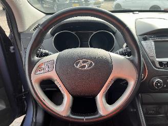 Hyundai Ix35 iX35 (LM) SUV 2.0 16V (G4KD) [120kW]  (01-2010/08-2013) picture 26