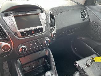 Hyundai Ix35 iX35 (LM) SUV 2.0 16V (G4KD) [120kW]  (01-2010/08-2013) picture 24