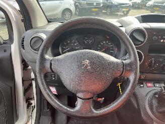 Peugeot Partner Partner (GC/GF/GG/GJ/GK) Van 1.6 HDI 90 (DV6DTED(9HF)) [66kW]  (12-201=
1/08-2016) picture 16