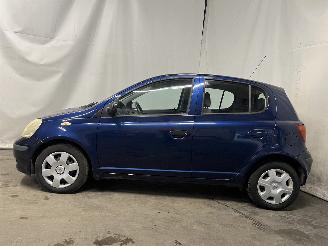 Toyota Yaris Yaris (P1) Hatchback 1.3 16V VVT-i (2SZFE) [64kW]  (04-2002/09-2005) picture 4