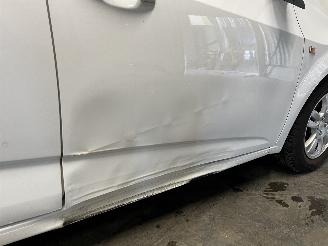 Chevrolet Aveo Aveo (300) Hatchback 1.2 16V (LDC) [63kW]  (03-2011/12-2015) picture 8