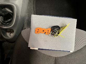 Peugeot 107 107 Hatchback 1.0 12V (384F(1KR)) [50kW]  (06-2005/05-2014) picture 16