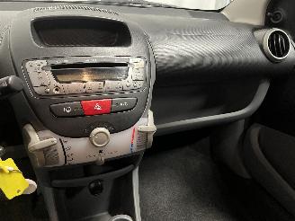 Toyota Aygo Aygo (B10) Hatchback 1.0 12V VVT-i (1KR-FE) [50kW]  (07-2005/05-2014) picture 18