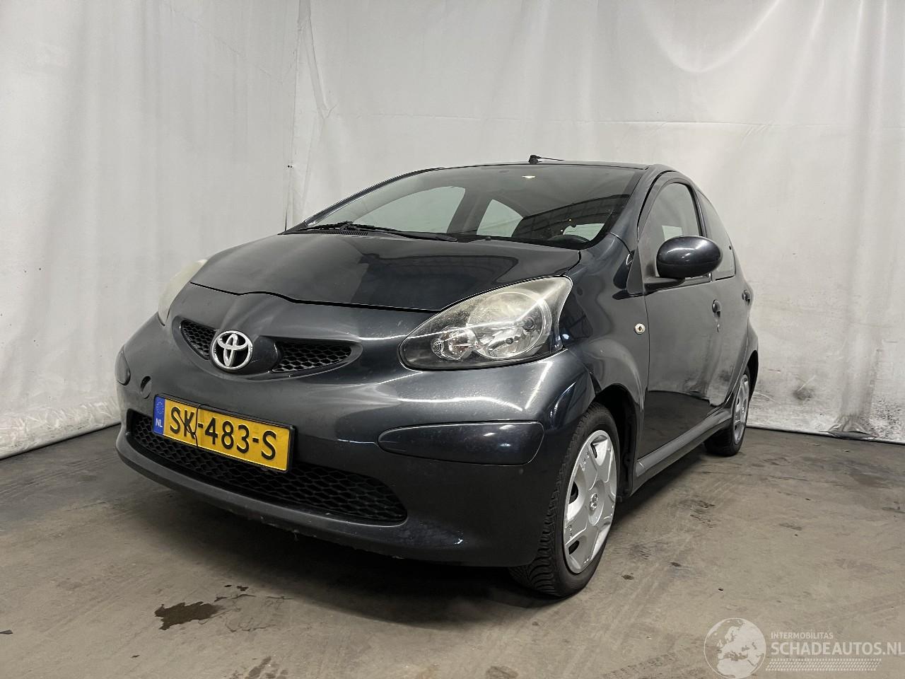 Toyota Aygo Aygo (B10) Hatchback 1.0 12V VVT-i (1KR-FE) [50kW]  (07-2005/05-2014)