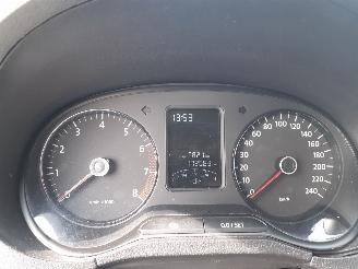 Volkswagen Polo Polo V (6R) Hatchback 1.2 12V BlueMotion Technology (CGPA(Euro 5)) [51=
kW]  (06-2009/05-2014) picture 2