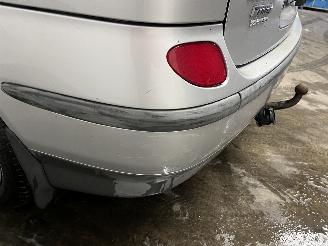 Nissan Almera Almera Tino (V10M) MPV 1.8 16V (QG18DE) [85kW]  (12-2002/02-2006) picture 12