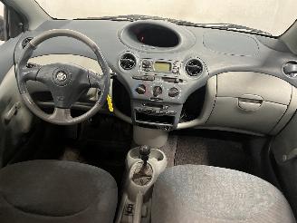 Toyota Yaris Yaris (P1) Hatchback 1.3 16V VVT-i (2SZFE) [63kW]  (08-1999/11-2005) picture 12