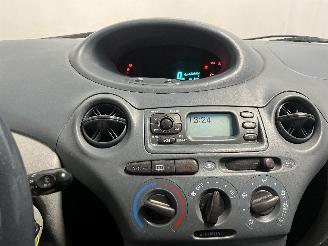 Toyota Yaris Yaris (P1) Hatchback 1.3 16V VVT-i (2SZFE) [63kW]  (08-1999/11-2005) picture 17