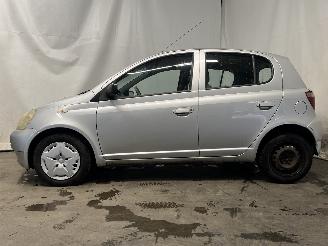 Toyota Yaris Yaris (P1) Hatchback 1.3 16V VVT-i (2SZFE) [63kW]  (08-1999/11-2005) picture 4