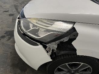 Renault Clio Clio IV Estate/Grandtour (7R) Combi 5-drs 1.5 Energy dCi 90 FAP (K9K-6=
08(K9K-B6)) [66kW]  (11-2012/08-2021) picture 8