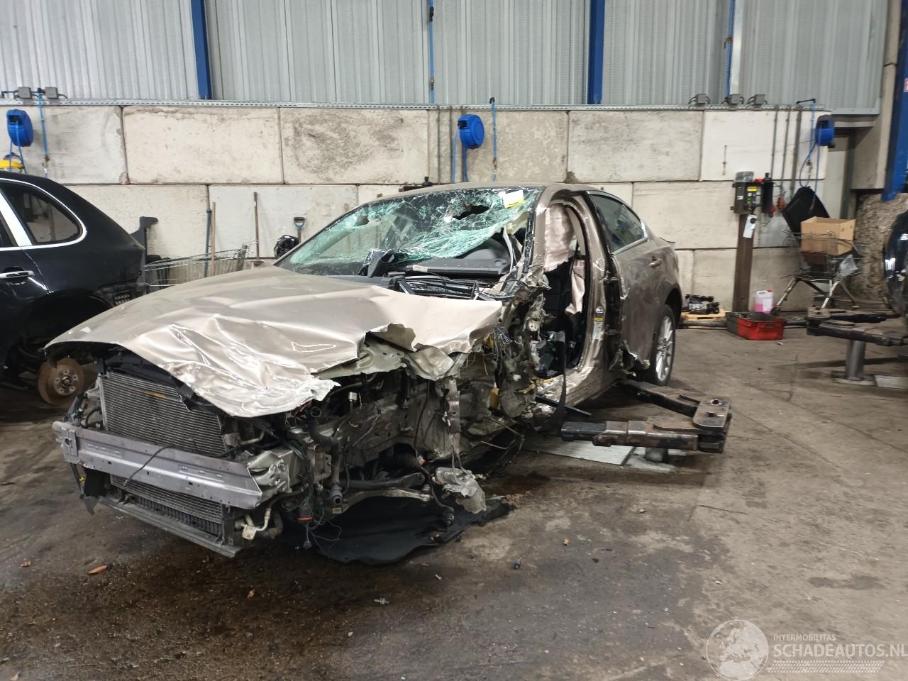 Jaguar XE XE Sedan 2.0 D E-Performance 16V (204DTD(AJ20D4)) [120kW]  (03-2015/..=
=2E)