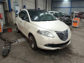 Lancia Ypsilon Ypsilon (312) Hatchback 0.9 TwinAir 85 (312.A.2000(Euro 5)) [63kW]  (0=
5-2011/...) picture 2