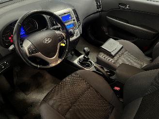 Hyundai I-30 i30 Crosswagon (WWH) Combi 1.4 CVVT 16V (G4FA) [80kW]  (11-2009/06-201=
2) picture 14