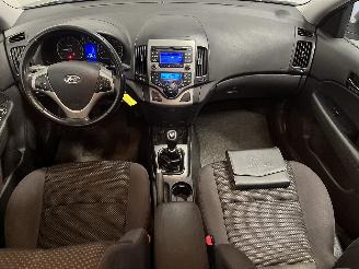 Hyundai I-30 i30 Crosswagon (WWH) Combi 1.4 CVVT 16V (G4FA) [80kW]  (11-2009/06-201=
2) picture 13