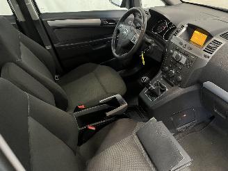 Opel Zafira Zafira (M75) MPV 1.8 16V Ecotec (Z18XER(Euro 4)) [103kW]  (07-2005/04-=
2015) picture 12