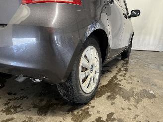 Toyota Yaris Yaris II (P9) Hatchback 1.3 16V VVT-i (2SZFE) [64kW]  (08-2005/11-2010=
) picture 10