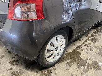 Toyota Yaris Yaris II (P9) Hatchback 1.3 16V VVT-i (2SZFE) [64kW]  (08-2005/11-2010=
) picture 9