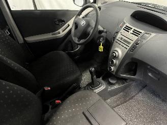 Toyota Yaris Yaris II (P9) Hatchback 1.3 16V VVT-i (2SZFE) [64kW]  (08-2005/11-2010=
) picture 13