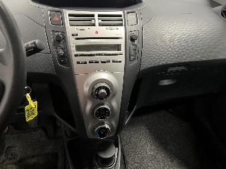 Toyota Yaris Yaris II (P9) Hatchback 1.3 16V VVT-i (2SZFE) [64kW]  (08-2005/11-2010=
) picture 21
