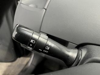 Toyota Yaris Yaris II (P9) Hatchback 1.3 16V VVT-i (2SZFE) [64kW]  (08-2005/11-2010=
) picture 18